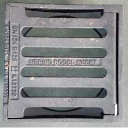 Straatkop gietijzer Ø315 mm met sleufen